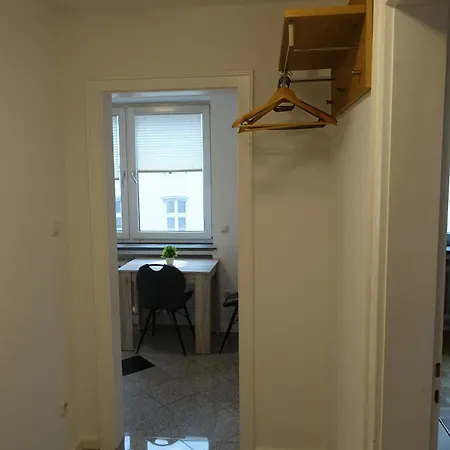 Cozy 1 Bedroom In Centre Apartment München